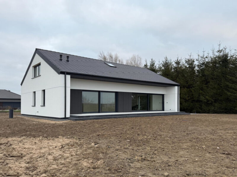 OSTATNI NOWOCZESNY DOM PRZY JEZIORZE – KAMERALNE OSIEDLE 7 DOMÓW – JAMNO, KOSZALIN